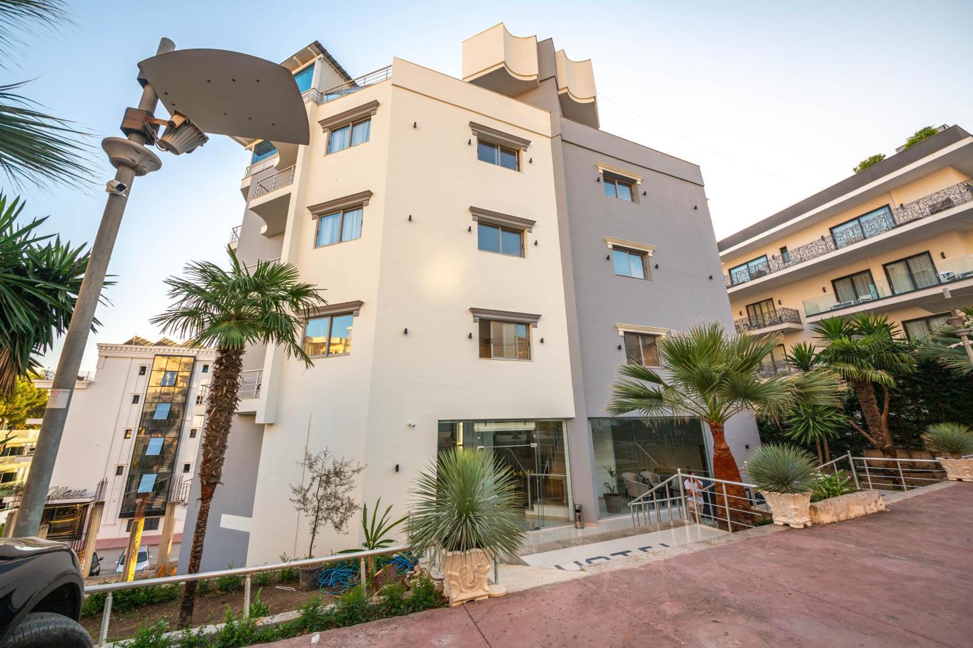 Hotel Sea Breeze Sarande Exterior photo